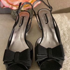 J.RENEE black patent leather sandals size 8.5